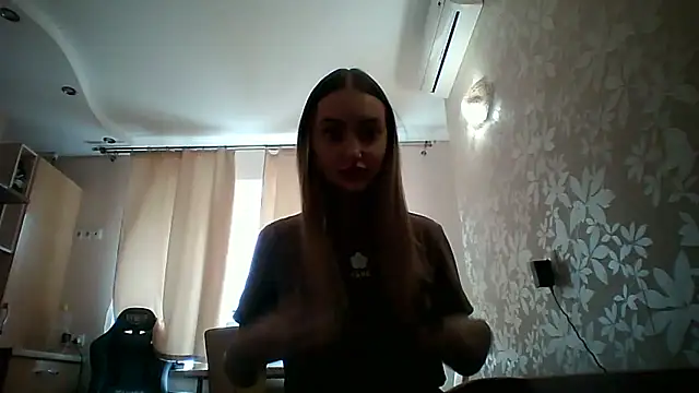 Lisanta online show from April 24, 8:05 am