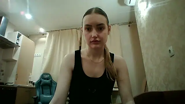 Lisanta online show from April 21, 6:03 pm