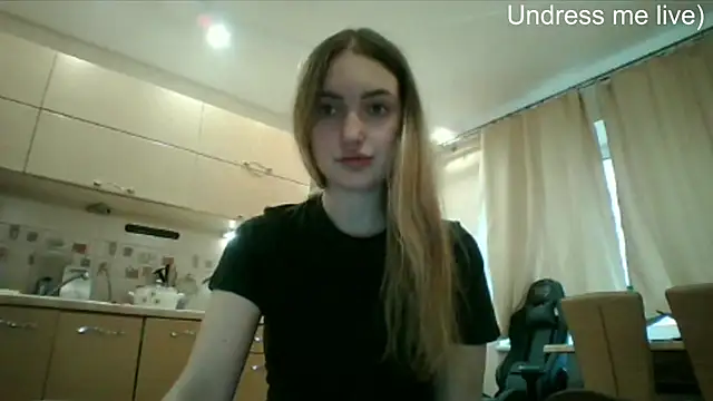 Snapshot of Lisanta chatting on May 19, 4:14 pm Lisanta online show from May 19, 4:14 pm