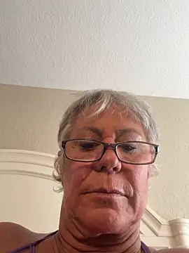 SilverRain  online show from May 10, 2:08 pm