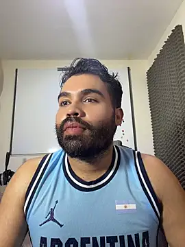 Snapshot of LucaLaurent chatting on May 17, 11:38 pm LucaLaurent online show from May 17, 11:38 pm