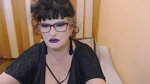 Snapshot of QuuenOfSin chatting on March 2, 2:25 pm QuuenOfSin online show from March 2, 2:25 pm