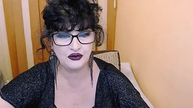 Snapshot of QuuenOfSin chatting on January 2, 5:46 am QuuenOfSin online show from January 2, 5:46 am