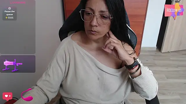 Snapshot of Melissaleehot chatting on July 10, 8:31 pm Melissaleehot online show from July 10, 8:31 pm