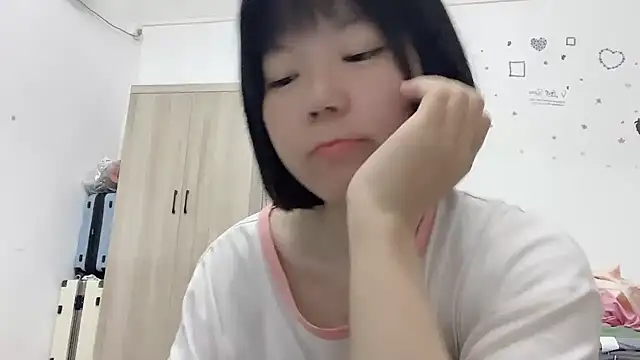 Snapshot of Belle-LL chatting on May 7, 3:26 pm Belle-LL online show from May 7, 3:26 pm