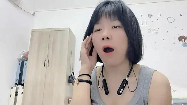 Snapshot of Belle-LL chatting on May 6, 3:16 pm Belle-LL online show from May 6, 3:16 pm
