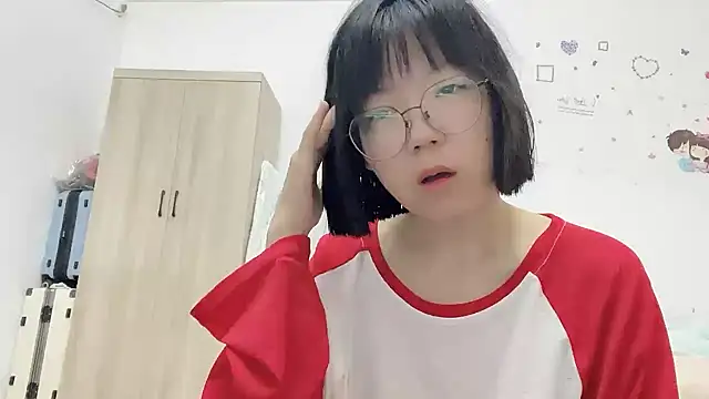 Snapshot of Belle-LL chatting on May 11, 3:40 pm Belle-LL online show from May 11, 3:40 pm
