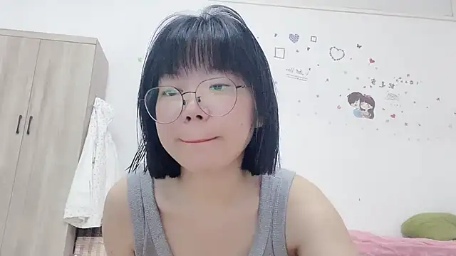 Snapshot of Belle-LL chatting on May 24, 7:19 am Belle-LL online show from May 24, 7:19 am