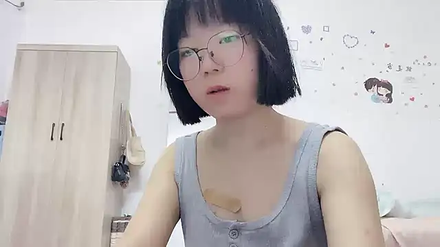 Snapshot of Belle-LL chatting on May 16, 3:00 pm Belle-LL online show from May 16, 3:00 pm