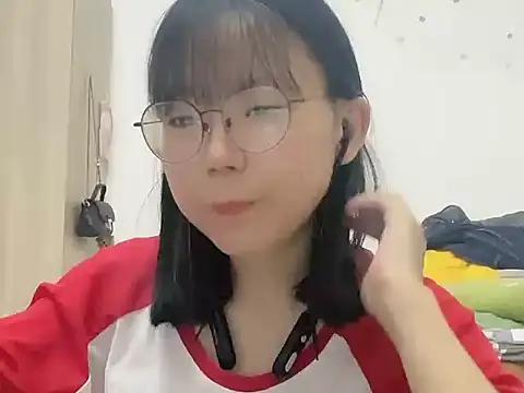 Belle-LL online show from April 22, 1:18 pm