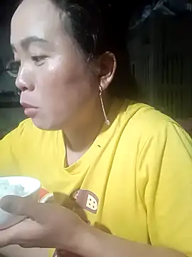 Snapshot of phuongtrinh1 chatting on May 8, 12:42 pm phuongtrinh1 online show from May 8, 12:42 pm