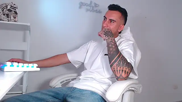 CaishenX  online show from May 1, 3:44 am