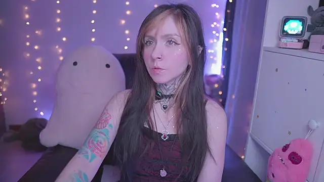 Snapshot of -VKatt chatting on May 17, 3:06 am -VKatt online show from May 17, 3:06 am
