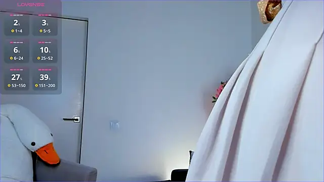 TwinkleFox online show from May 15, 1:25 am