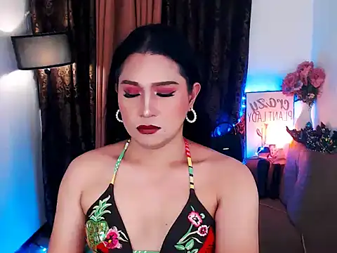 Snapshot of SWEETBELLA69 chatting on July 6, 10:44 am SWEETBELLA69 online show from July 6, 10:44 am