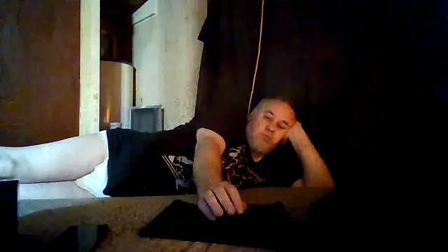 Snapshot of Nightshade1195 chatting on June 10, 1:51 am Nightshade1195 online show from June 10, 1:51 am