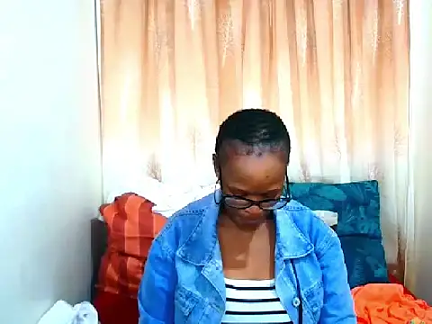 Ebony Bloom69 online show from May 11, 4:36 am
