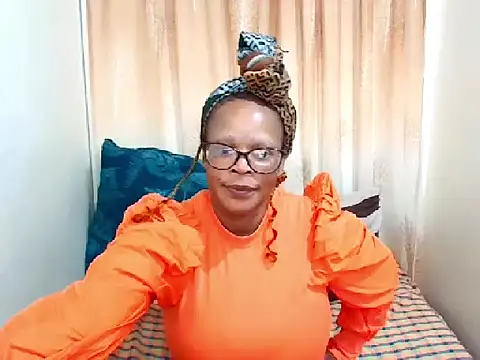 Snapshot of Ebony_Bloom69 chatting on June 15, 4:45 am Ebony Bloom69 online show from June 15, 4:45 am
