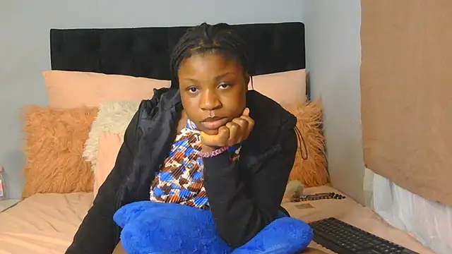julianaa19 online show from May 20, 4:59 pm