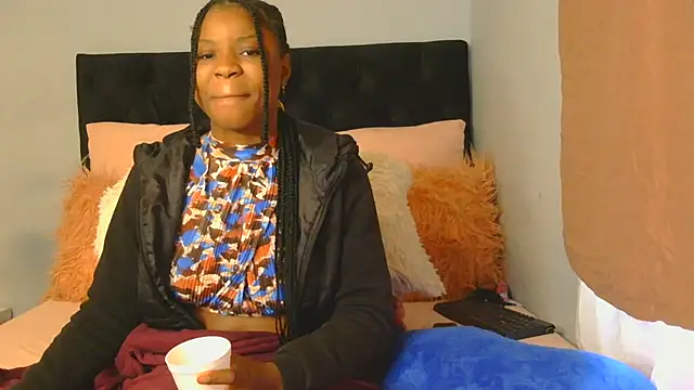julianaa19 online show from May 28, 5:04 am