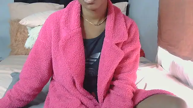 Snapshot of julianaa19 chatting on June 17, 7:19 am julianaa19 online show from June 17, 7:19 am
