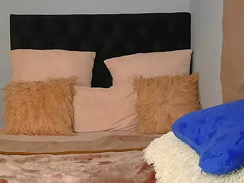 julianaa19 online show from April 26, 3:15 am