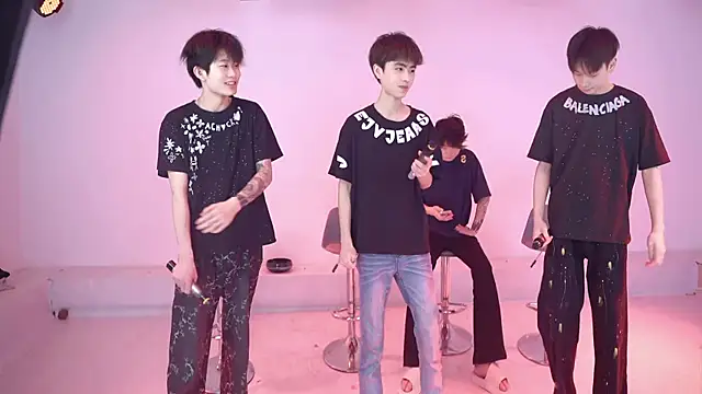 Woshididimen- online show from May 2, 1:38 pm