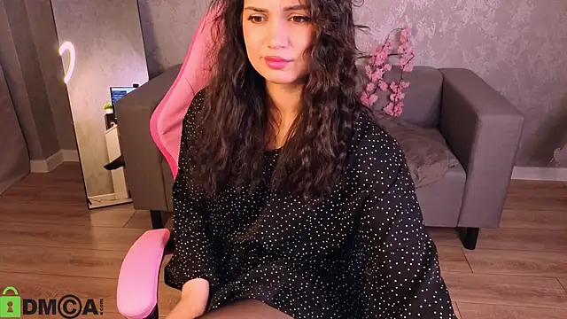 Vivien Ross online show from May 13, 1:01 am