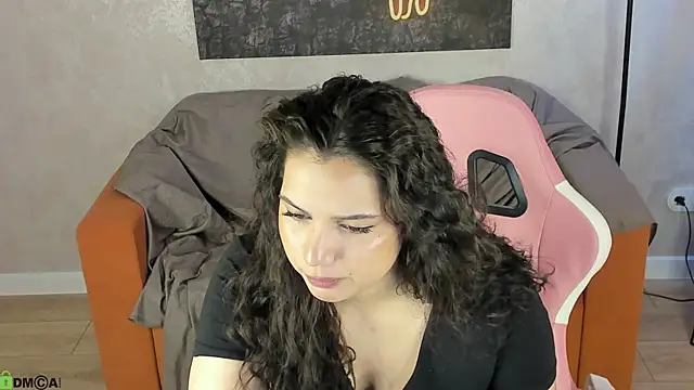 Vivien Ross online show from May 12, 1:13 am