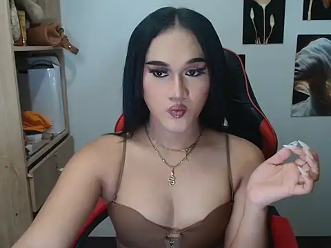 Snapshot of YourHot_Nica chatting on May 27, 5:09 pm YourHot Nica online show from May 27, 5:09 pm