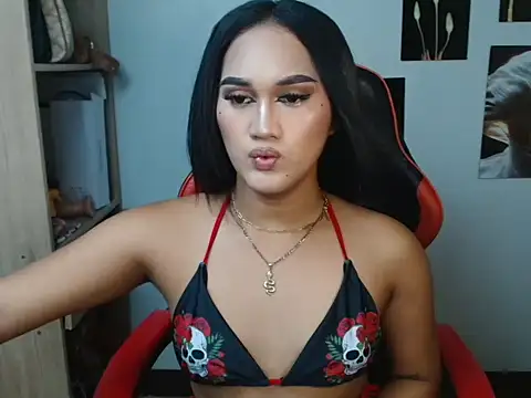 Snapshot of YourHot_Nica chatting on May 9, 2:26 am YourHot Nica online show from May 9, 2:26 am