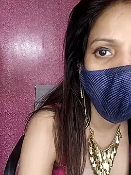 lovelyrosewifey online show from May 8, 6:23 pm