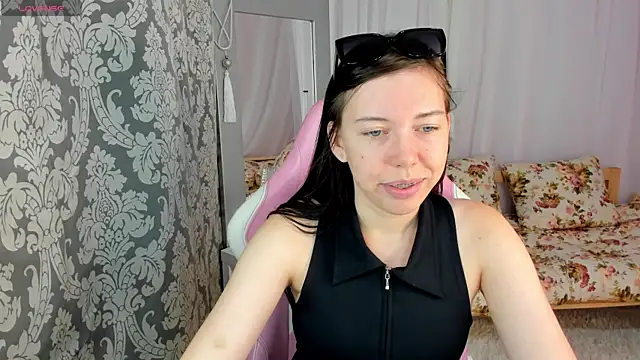 Sandra Ross online show from July 5, 12:37 am