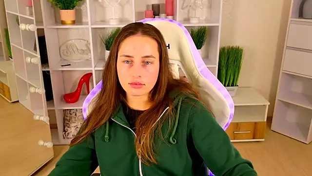 NadinnL online show from May 14, 7:05 am