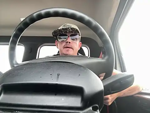 BigDawgzbite69 online show from July 11, 9:15 pm