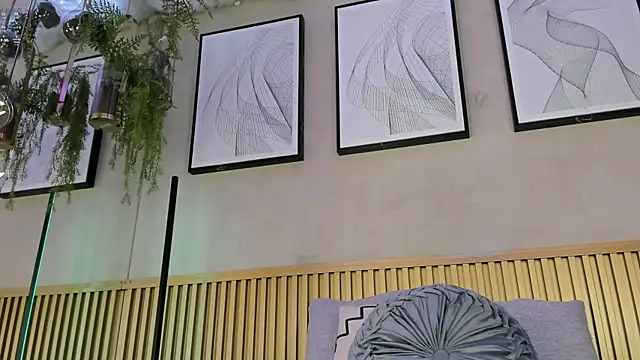 Snapshot of Angela_Reed chatting on May 29, 12:33 pm Angela Reed online show from May 29, 12:33 pm