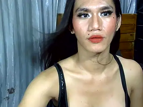 Queen Haliyah online show from July 4, 1:37 pm