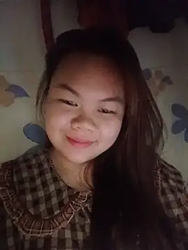 Truxcy1 online show from May 21, 4:37 pm