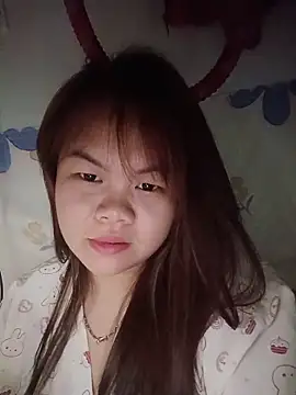 Truxcy1 online show from May 17, 5:35 pm