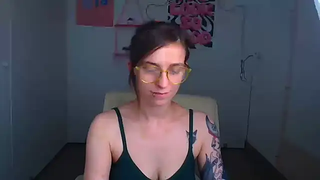 Snapshot of Luna_Tantra chatting on June 28, 1:06 pm Luna Tantra online show from June 28, 1:06 pm