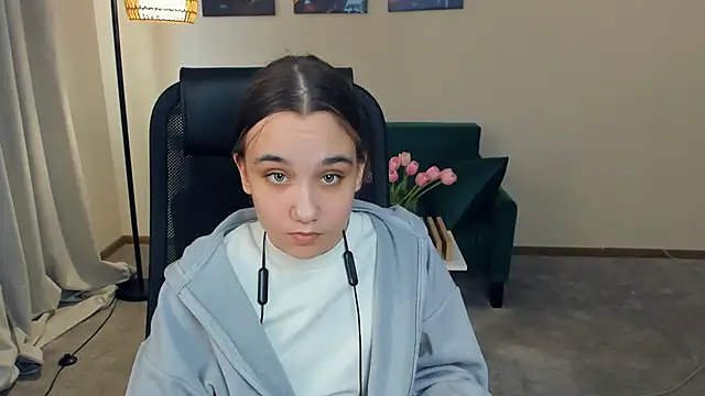 MarianHenaire online show from April 22, 10:22 am