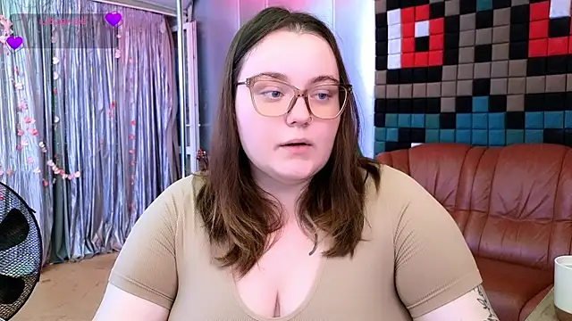 Snapshot of CatherineClaire chatting on July 17, 4:37 pm CatherineClaire online show from July 17, 4:37 pm