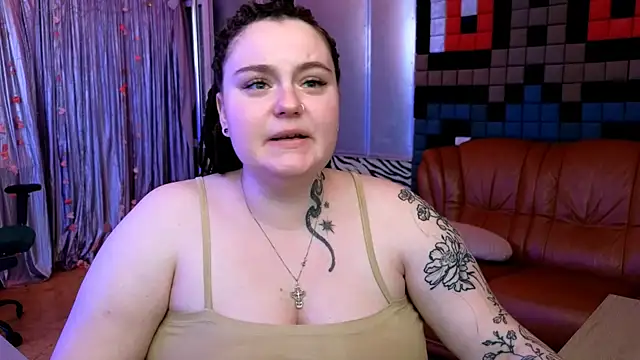 Snapshot of CatherineClaire chatting on June 20, 4:56 pm CatherineClaire online show from June 20, 4:56 pm