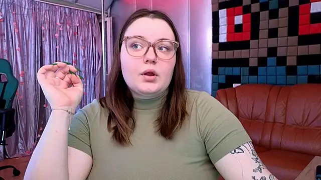 Snapshot of CatherineClaire chatting on May 29, 4:35 pm CatherineClaire online show from May 29, 4:35 pm