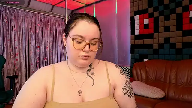 Snapshot of CatherineClaire chatting on May 26, 4:27 pm CatherineClaire online show from May 26, 4:27 pm