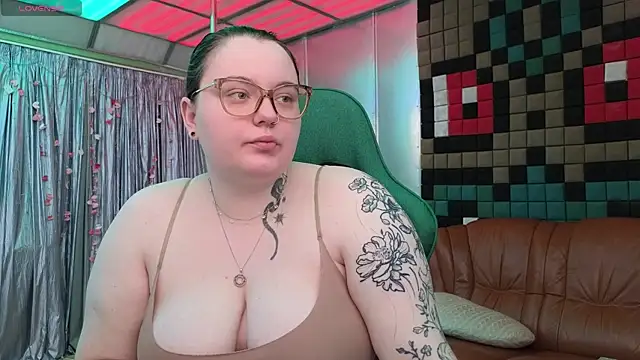 Snapshot of CatherineClaire chatting on May 14, 11:07 am CatherineClaire online show from May 14, 11:07 am