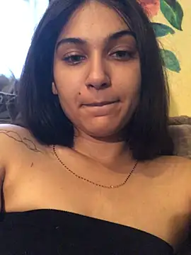 amira1348 online show from August 1, 8:45 am