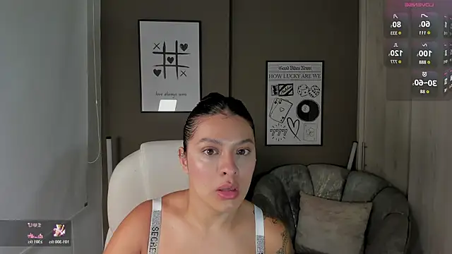 Snapshot of GeorginaMontclair chatting on May 21, 10:12 am GeorginaMontclair online show from May 21, 10:12 am