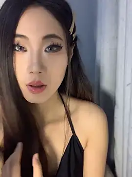 Veil-00 online show from April 23, 2:40 pm