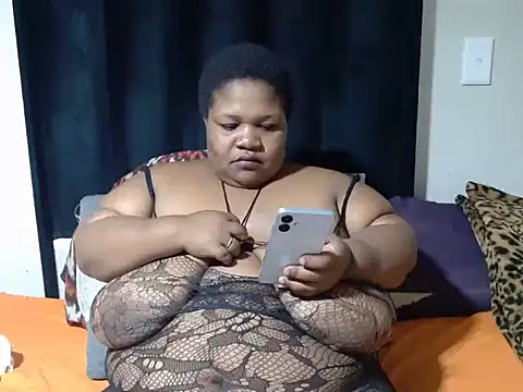 BBWMIDGET40 online show from May 6, 4:11 pm